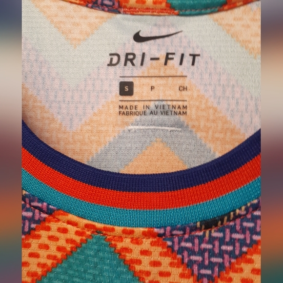 Multi-coloured Nike workout tank top - size small - Picture 2 of 5